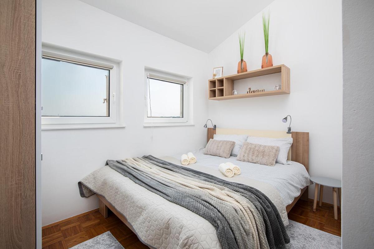 Apartment Aston Пула Екстер'єр фото